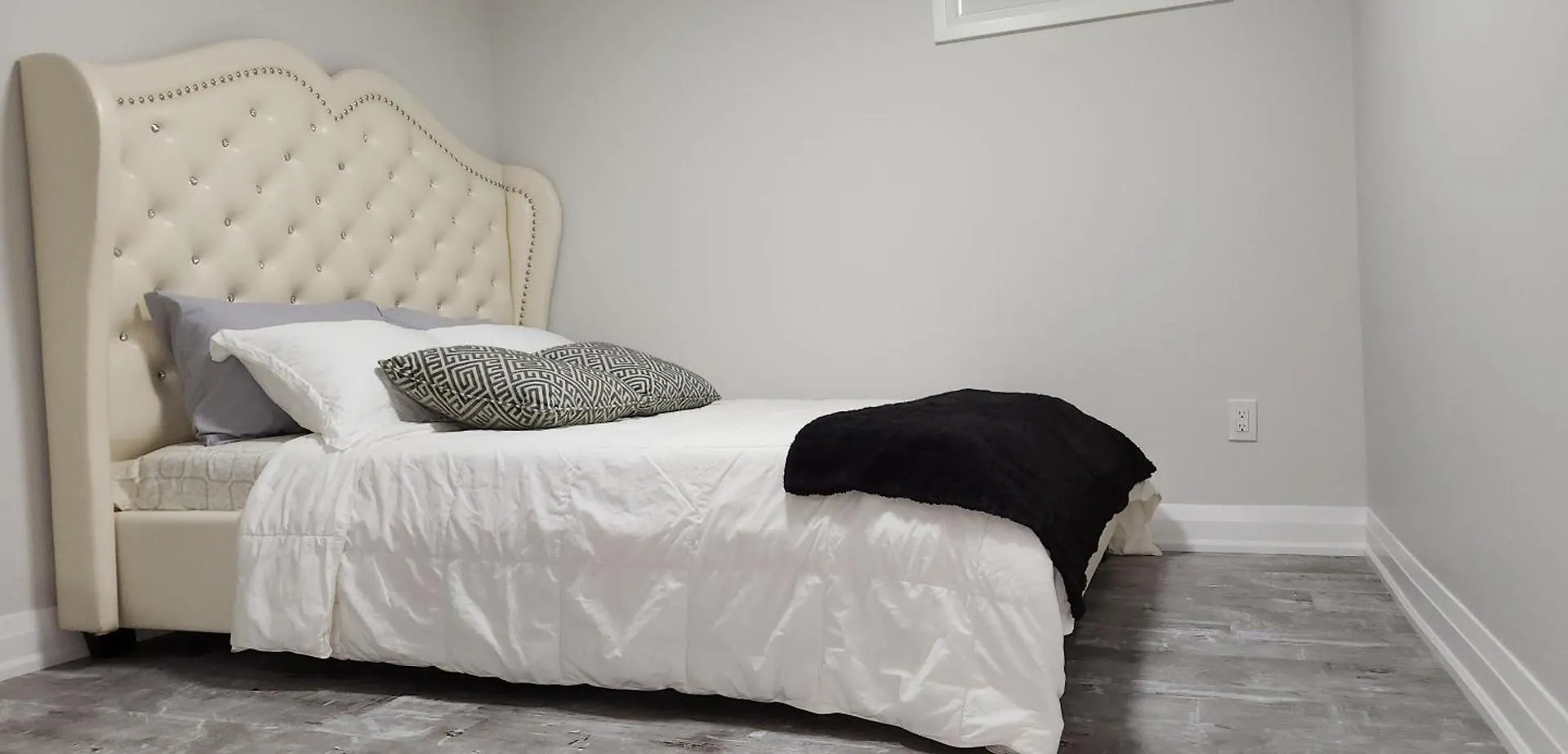 Entire 2 Bedroom Apartment In Kitchener Canada