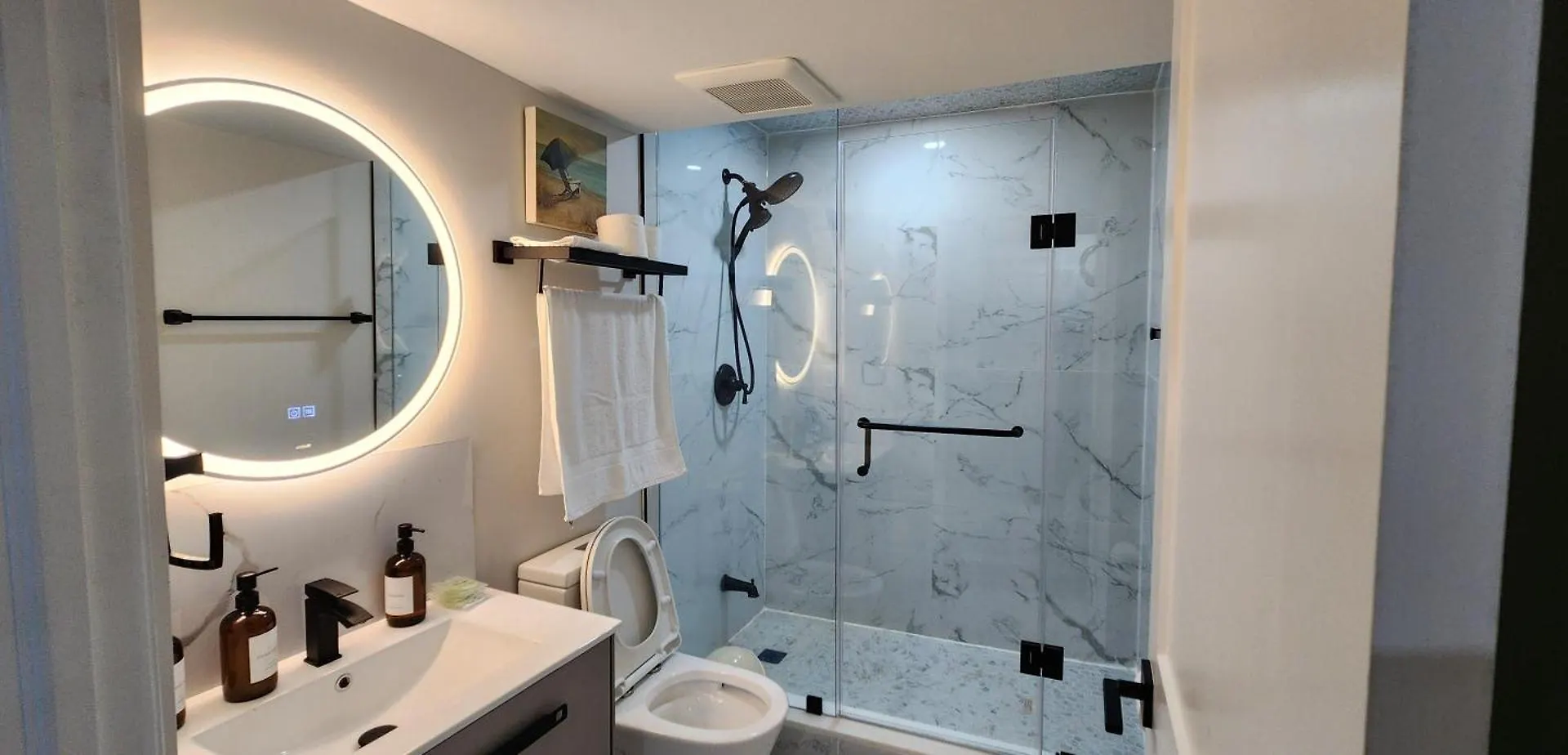 Entire 2 Bedroom Apartment In Kitchener Canada