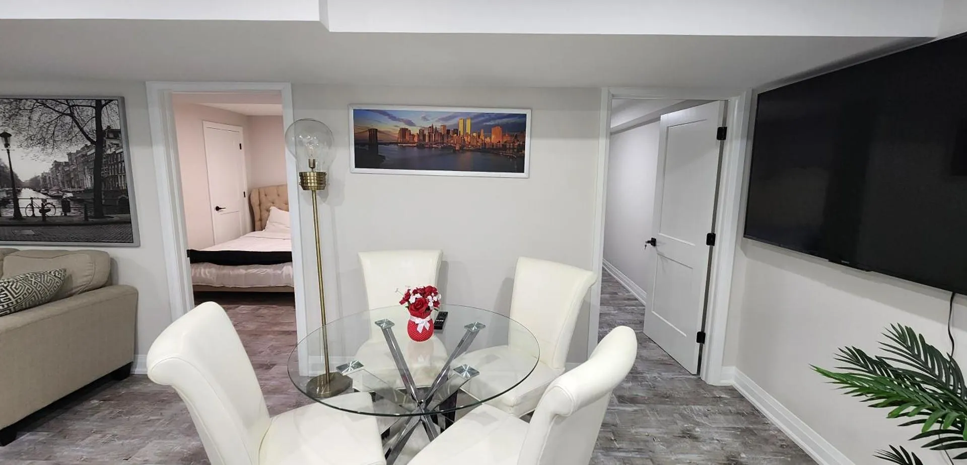 Entire 2 Bedroom Apartment In Kitchener