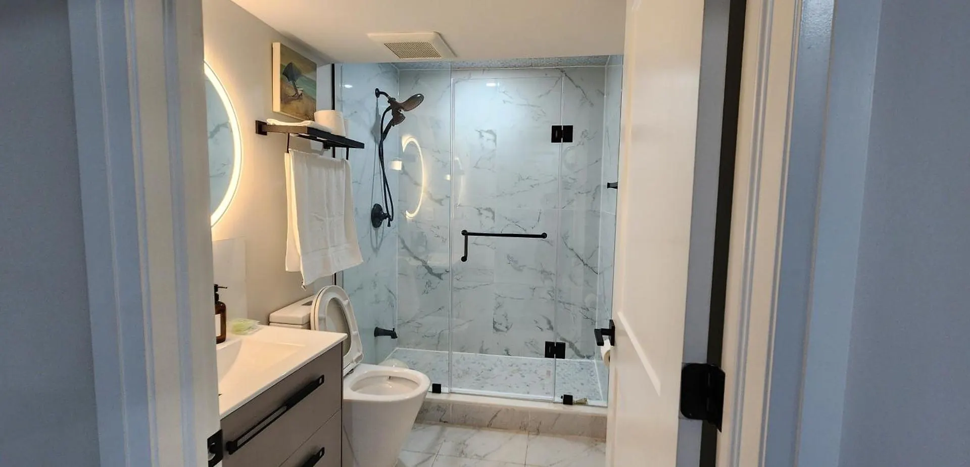 Entire 2 Bedroom Apartment In Kitchener Canada