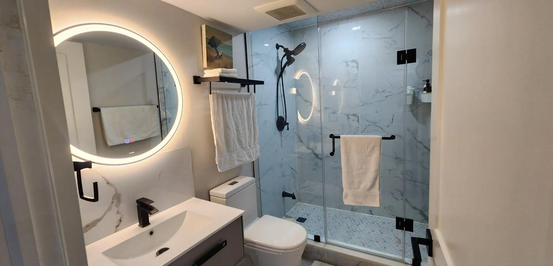 Entire 2 Bedroom Apartment In Kitchener